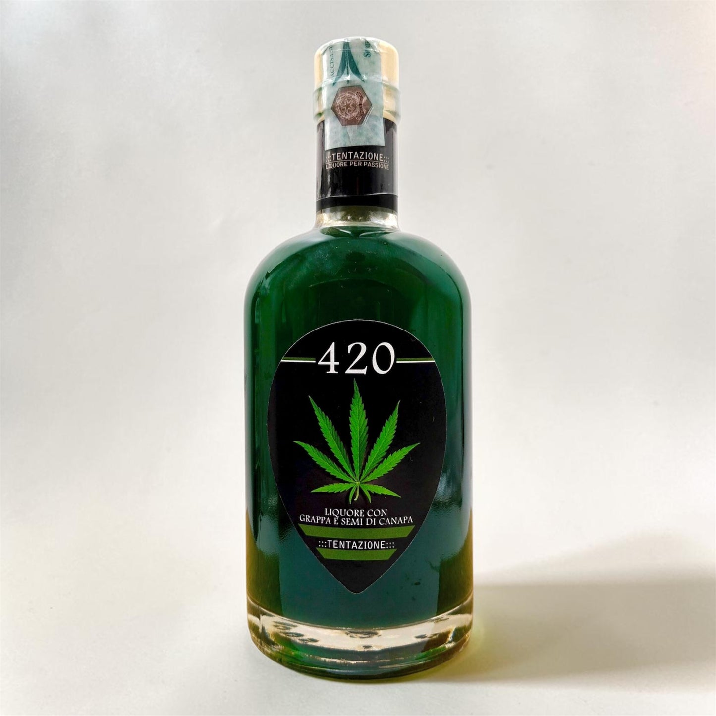 420 – Liquore con grappa e semi di canapa – Tentazione